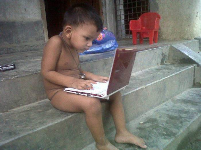 naked-boy-with-laptop